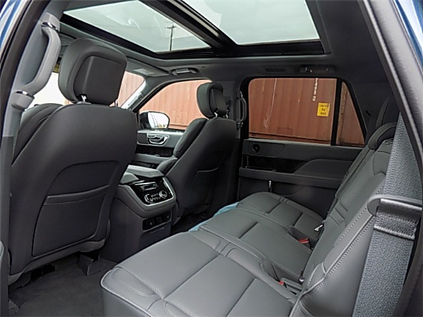 林肯领航员销售电话:13389982878刘经理 108f57ca9b2d1df6.jpg