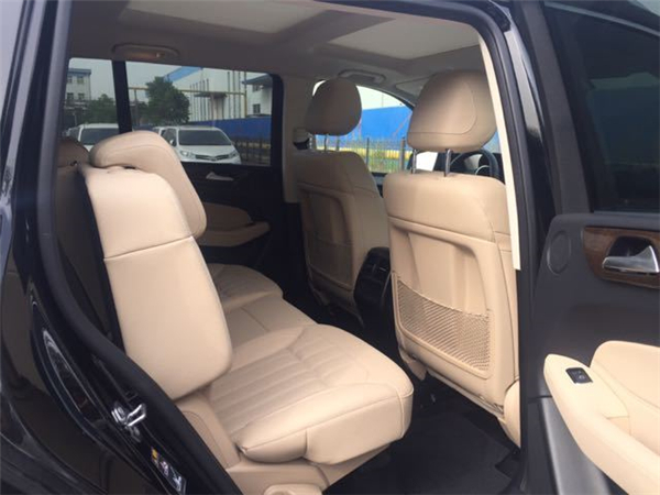 奔驰GLS450销售电话：13389982878刘经理