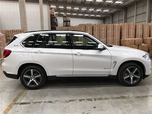 宝马X5油电混合版 销售电话：13389982878刘经理