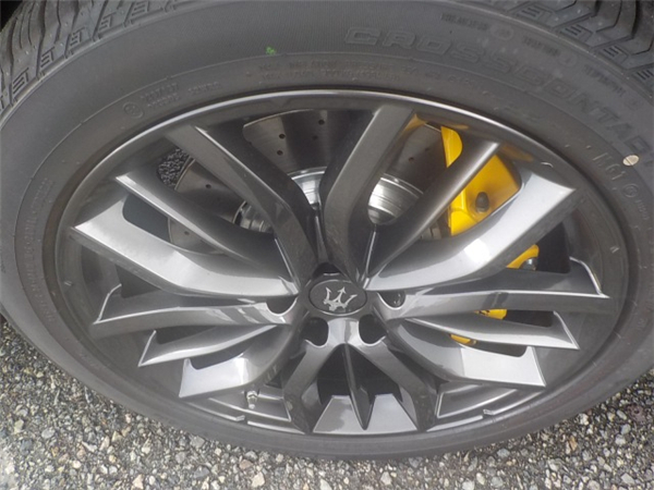 玛莎拉蒂莱万特销售电话：13389982878刘经理