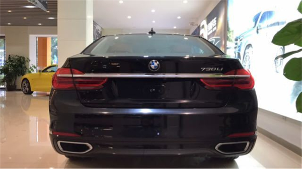 宝马7系 7×24H销售热线：133-8998-2878刘经理（同微信）