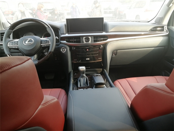 雷克萨斯LX570销售电话：13389982878刘经理