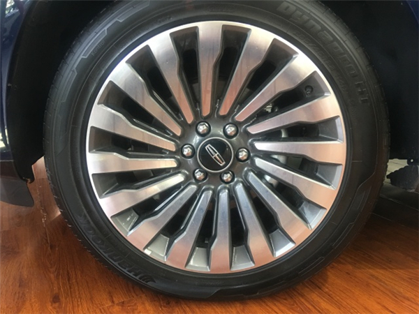 林肯领航员销售电话：13389982878刘经理