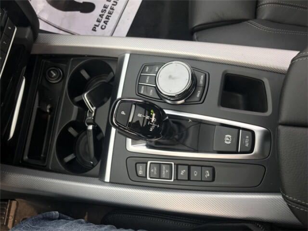 宝马X5销售电话：13389982878刘经理