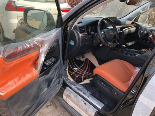 雷克萨斯LX570销售电话：13389982878刘经理