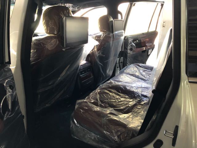 雷克萨斯LX570销售电话：13389982878刘经理