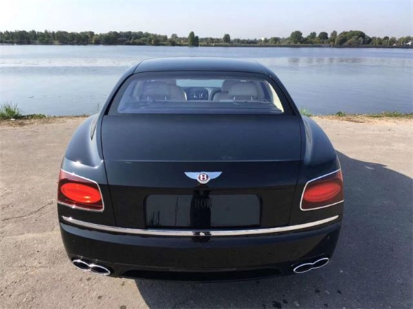 宾利飞驰销售电话：13389982878刘经理