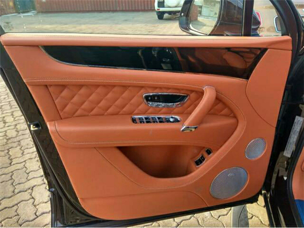 宾利添越销售电话：13389982878刘经理