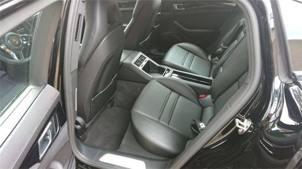 保时捷帕拉梅拉销售电话：13389982878刘经理