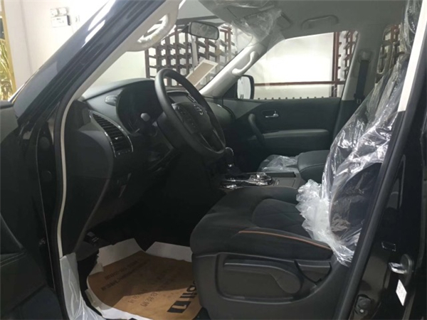 日产途乐Y62销售电话：13389982878刘经理