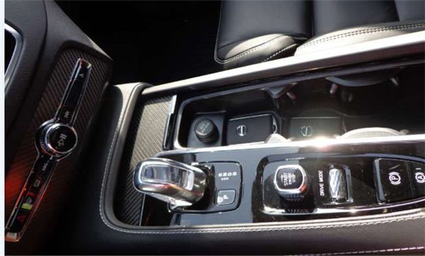 沃尔沃XC90 T8销售电话:13389982878刘经理 沃尔沃XC90 T8销售电话:13389982878刘经理