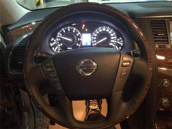 日产尼桑途乐Y62销售电话：13389982878刘经理