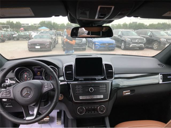 奔驰GLE400销售电话：13389982878刘经理