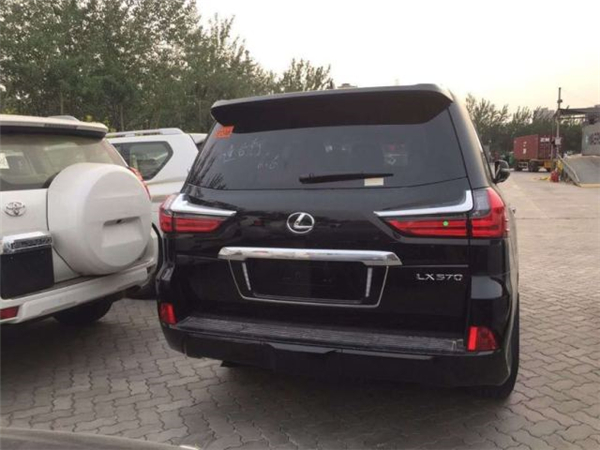 雷克萨斯LX570销售电话：13389982878刘经理