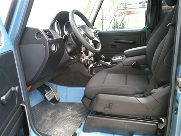 奔驰G350d销售电话：13389982878刘经理