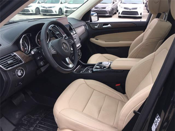 奔驰GLS450销售电话：13389982878刘经理