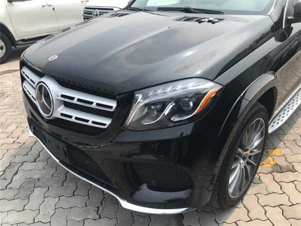 奔驰GLS450销售电话：13389982878刘经理