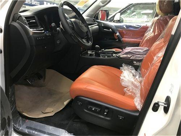 雷克萨斯LX570 7×24H销售热线：133-8998-2878刘经理（同微信）