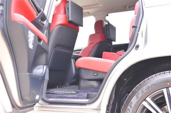 雷克萨斯LX570销售电话：13389982878刘经理