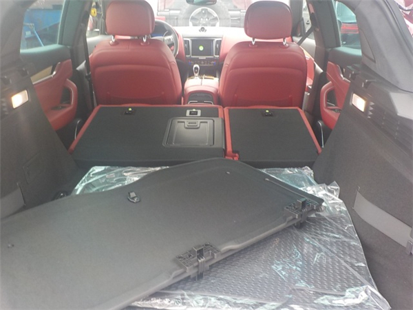 玛莎拉蒂莱万特销售电话：13389982878刘经理