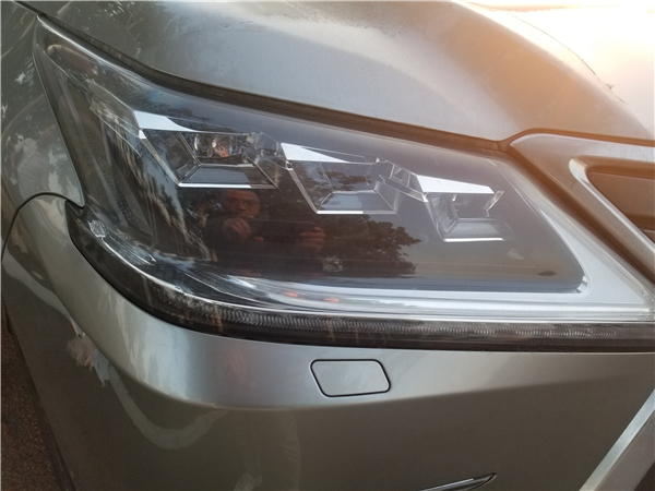 雷克萨斯LX570销售电话：13389982878刘经理