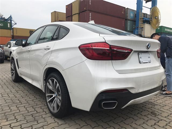 宝马X6销售电话：13389982878刘经理