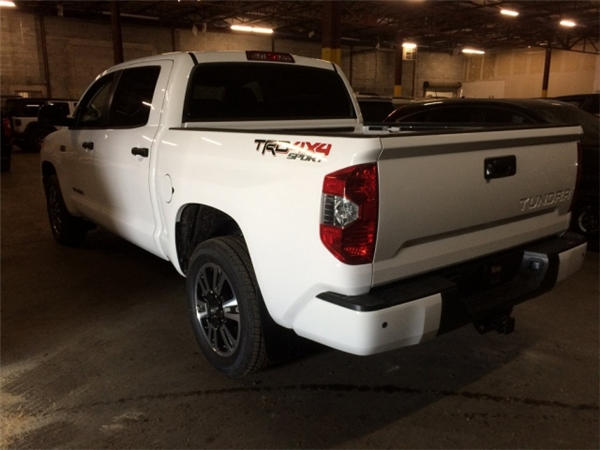 丰田坦途销售电话:13389982878刘经理 丰田坦途销售电话:13389982878刘经理