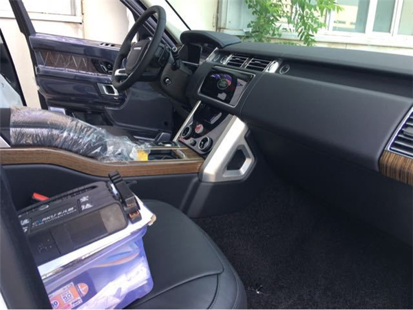 路虎揽胜销售电话：13389982878刘经理