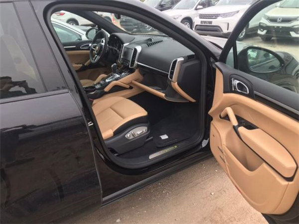 保时捷卡宴销售电话：13389982878刘经理