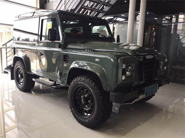 路虎卫士 港口专营 7×24H销售热线：133-8998-2878刘经理（同微信）