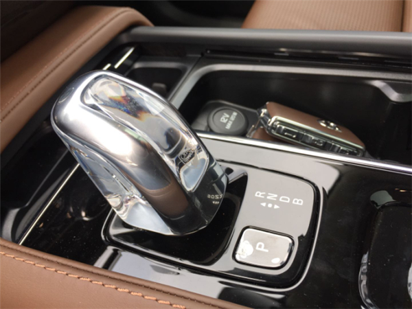 沃尔沃XC90销售电话：13389982878刘经理