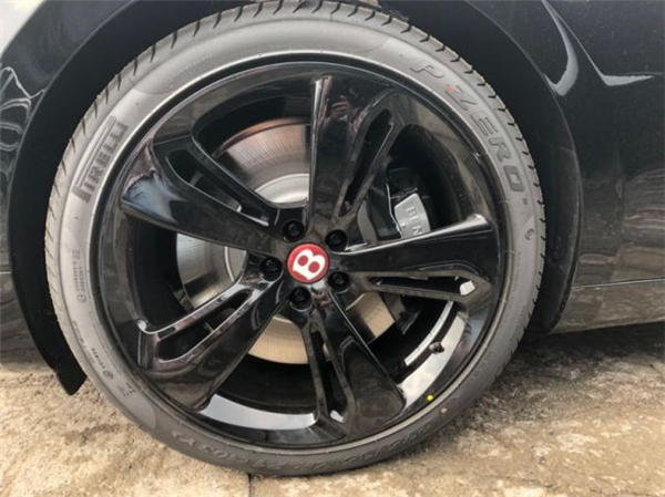 宾利飞驰V8S销售电话：13389982878刘经理