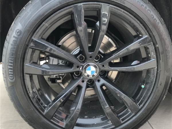 宝马X6销售电话：13389982878刘经理