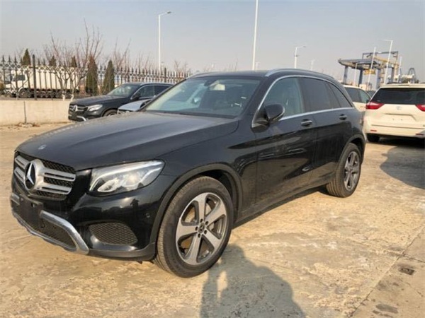 奔驰GLC300销售电话：13389982878刘经理