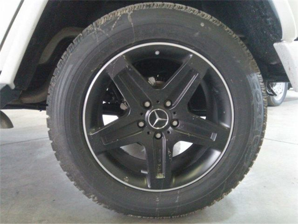 奔驰越野车 销售电话：13389982878刘经理