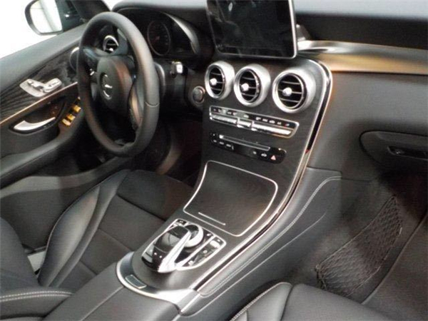 奔驰GLC300销售电话:13389982878刘经理 奔驰GLC300销售电话:13389982878刘经理