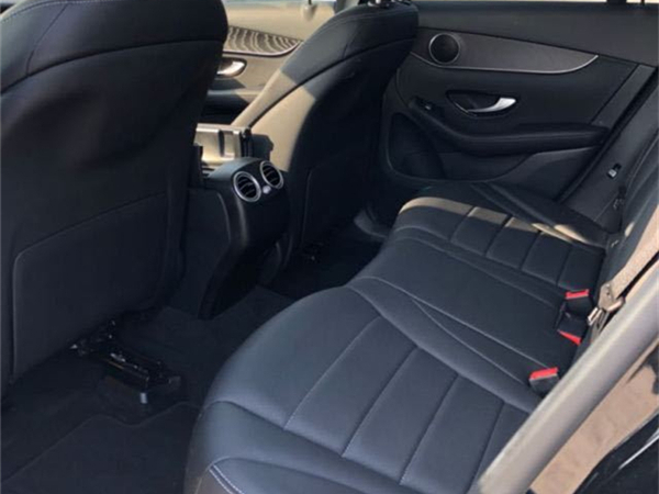 奔驰GLC300销售电话：13389982878刘经理