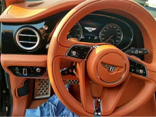 宾利添越销售电话：13389982878刘经理