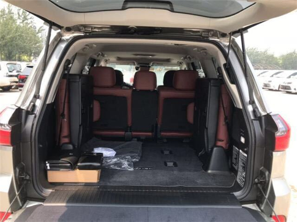 雷克萨斯LX570销售电话：13389982878刘经理