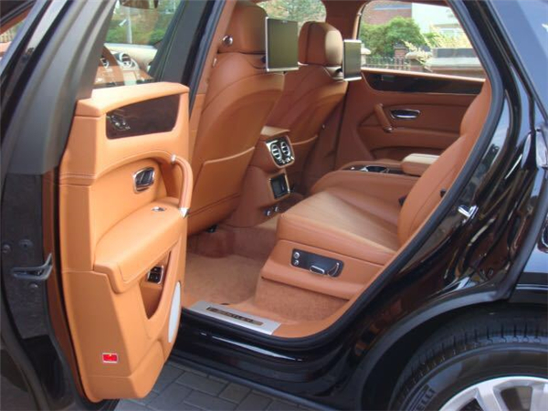 宾利添越销售电话：13389982878刘经理