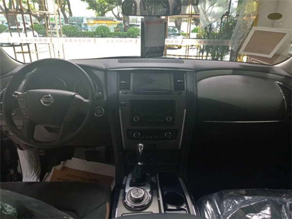 日产途乐Y62销售电话：13389982878刘经理