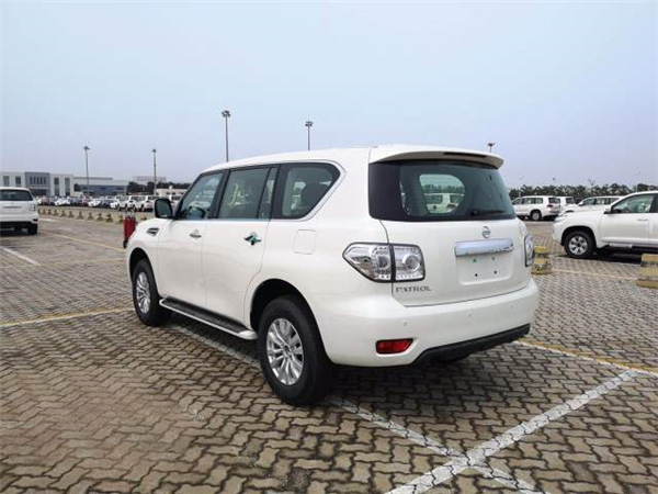 日产尼桑途乐Y62销售电话：13389982878刘经理