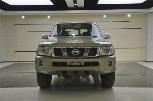 日产途乐Y61中东版销售电话：13312185430刘经理