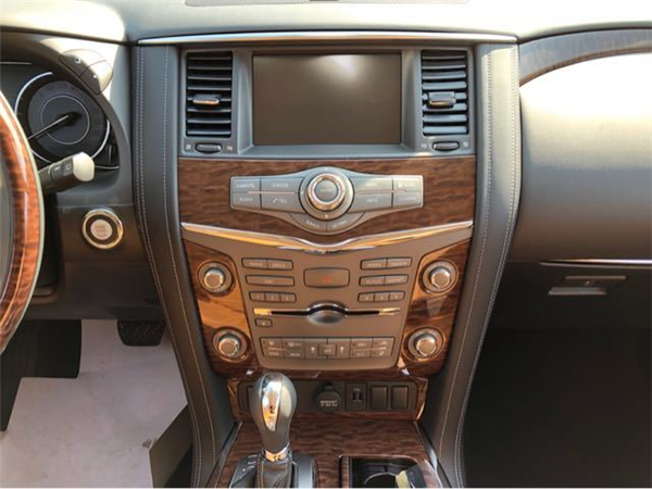 日产尼桑途乐Y62销售电话：13389982878刘经理