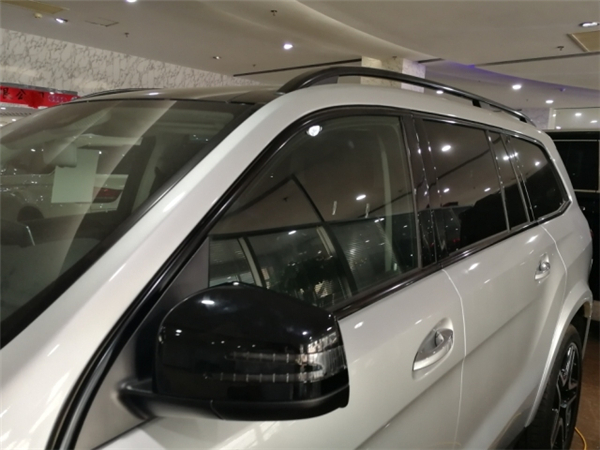 奔驰GLS450销售电话：13389982878刘经理