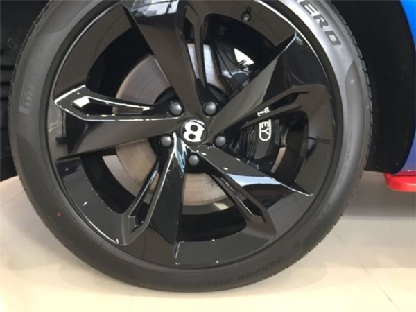 宾利添越销售电话：13389982878刘经理