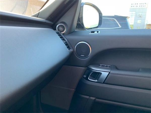 18款路虎揽胜运动销售电话：13389982878刘经理