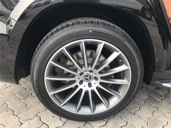 奔驰GLS450销售电话：13389982878刘经理