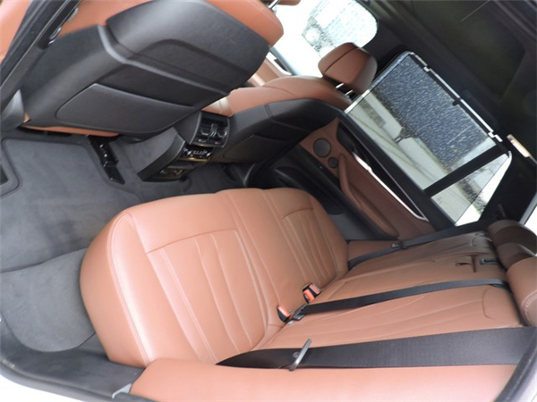 新款宝马X5销售电话：13389982878刘经理