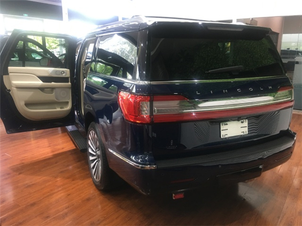 林肯领航员销售电话：13389982878刘经理